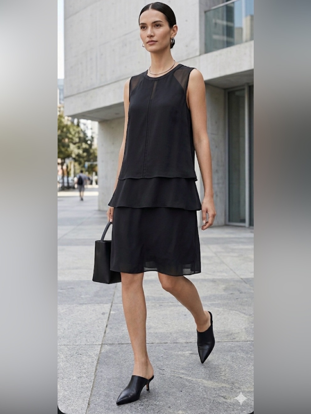 • Vince Silk Shift Dress
• Black
• Sleeveless with Crew Neck. Party office  wear